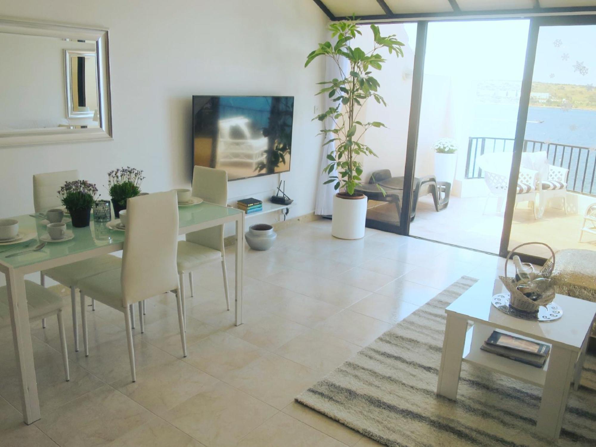 Seafront Apartment Terrace, Lounger & Panoramic Ocean Views Mellieħa Zimmer foto