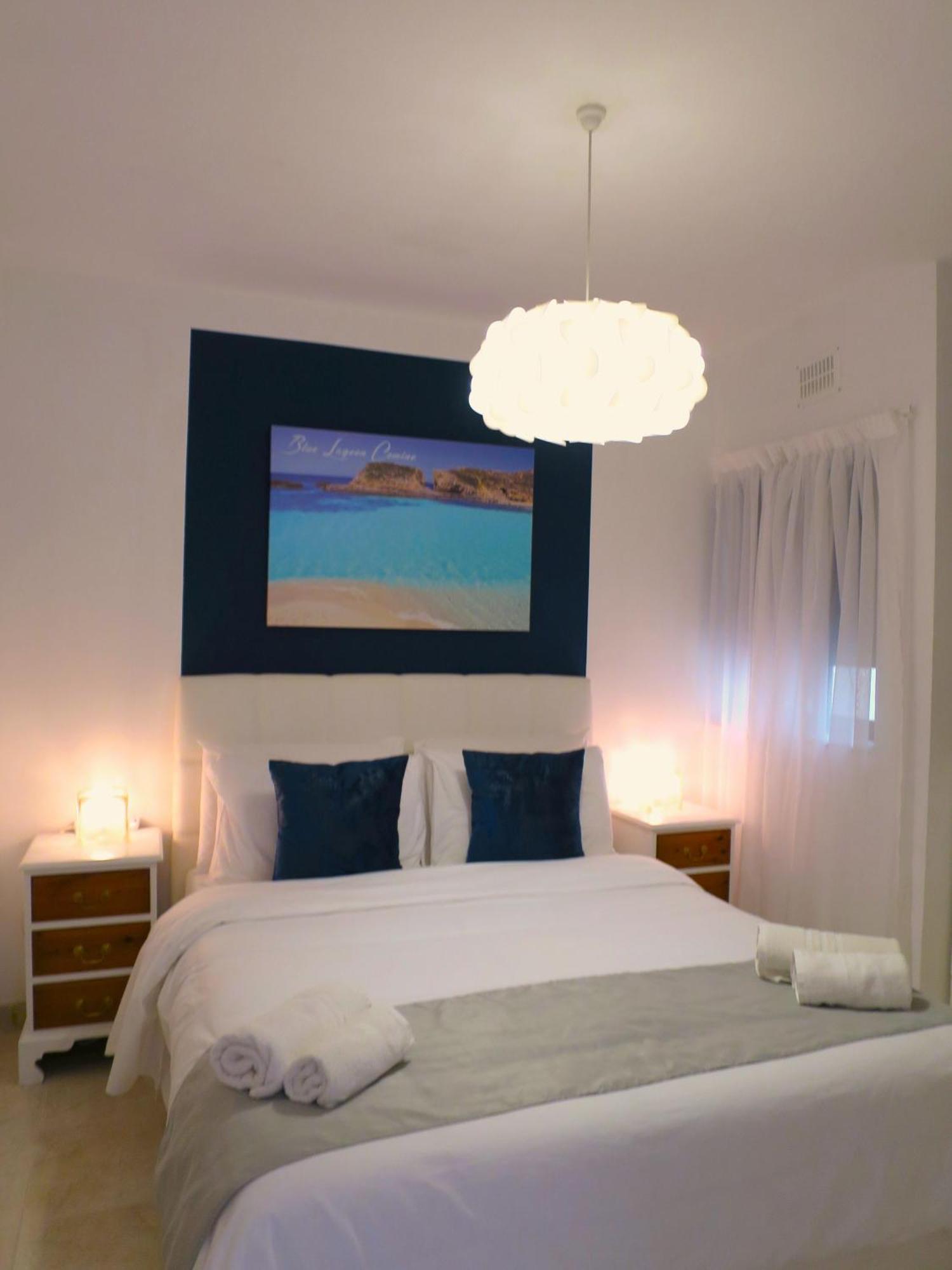 Seafront Apartment Terrace, Lounger & Panoramic Ocean Views Mellieħa Zimmer foto