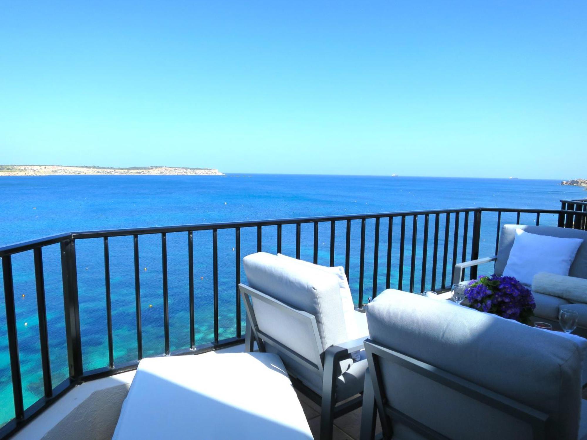 Seafront Apartment Terrace, Lounger & Panoramic Ocean Views Mellieħa Exterior foto