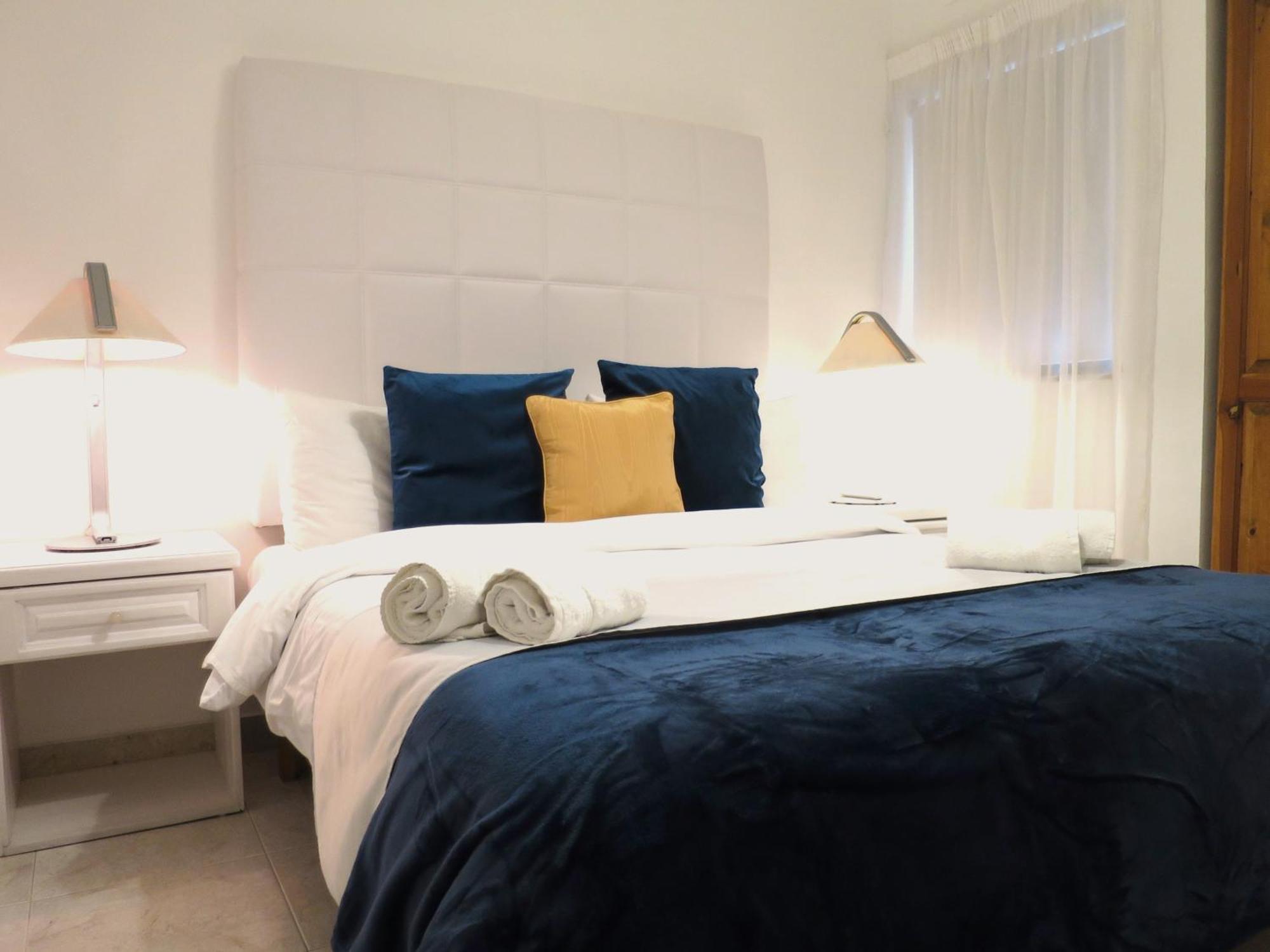 Seafront Apartment Terrace, Lounger & Panoramic Ocean Views Mellieħa Zimmer foto