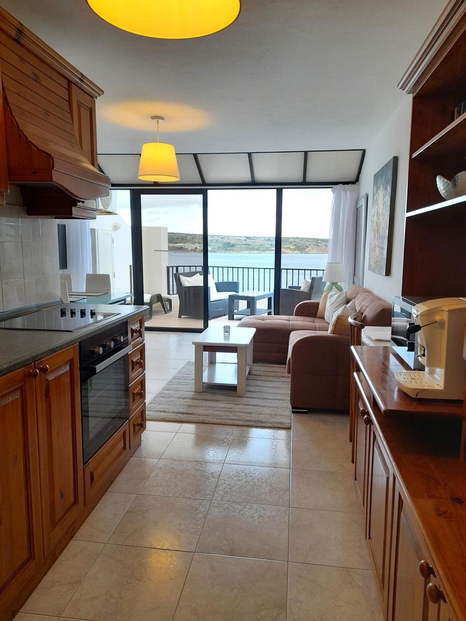 Seafront Apartment Terrace, Lounger & Panoramic Ocean Views Mellieħa Zimmer foto