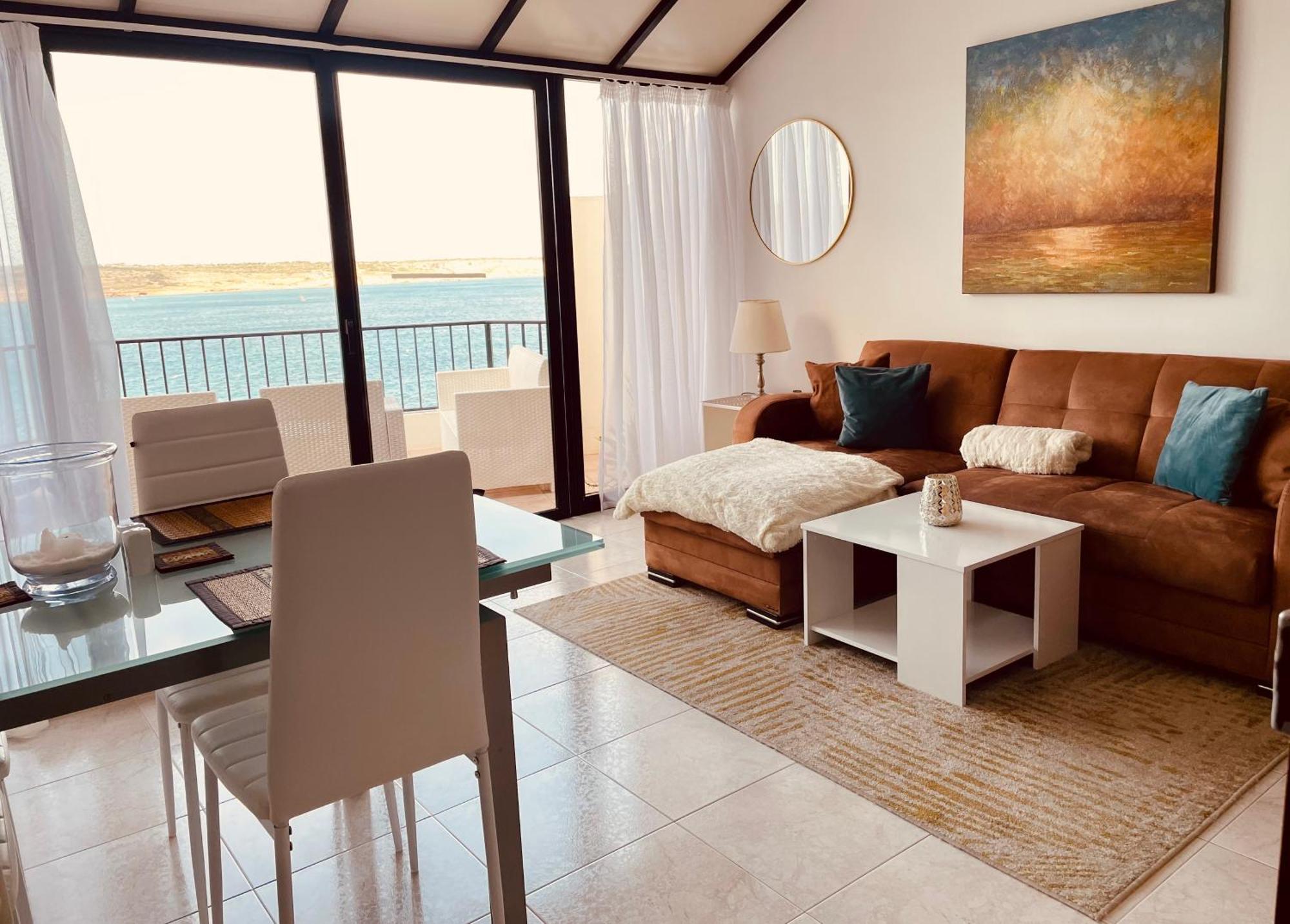 Seafront Apartment Terrace, Lounger & Panoramic Ocean Views Mellieħa Exterior foto